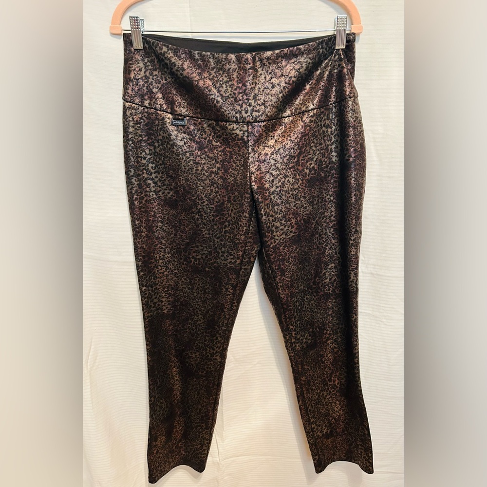 LIKE NEW Stylish ladies pants, black and gold, Size 10
